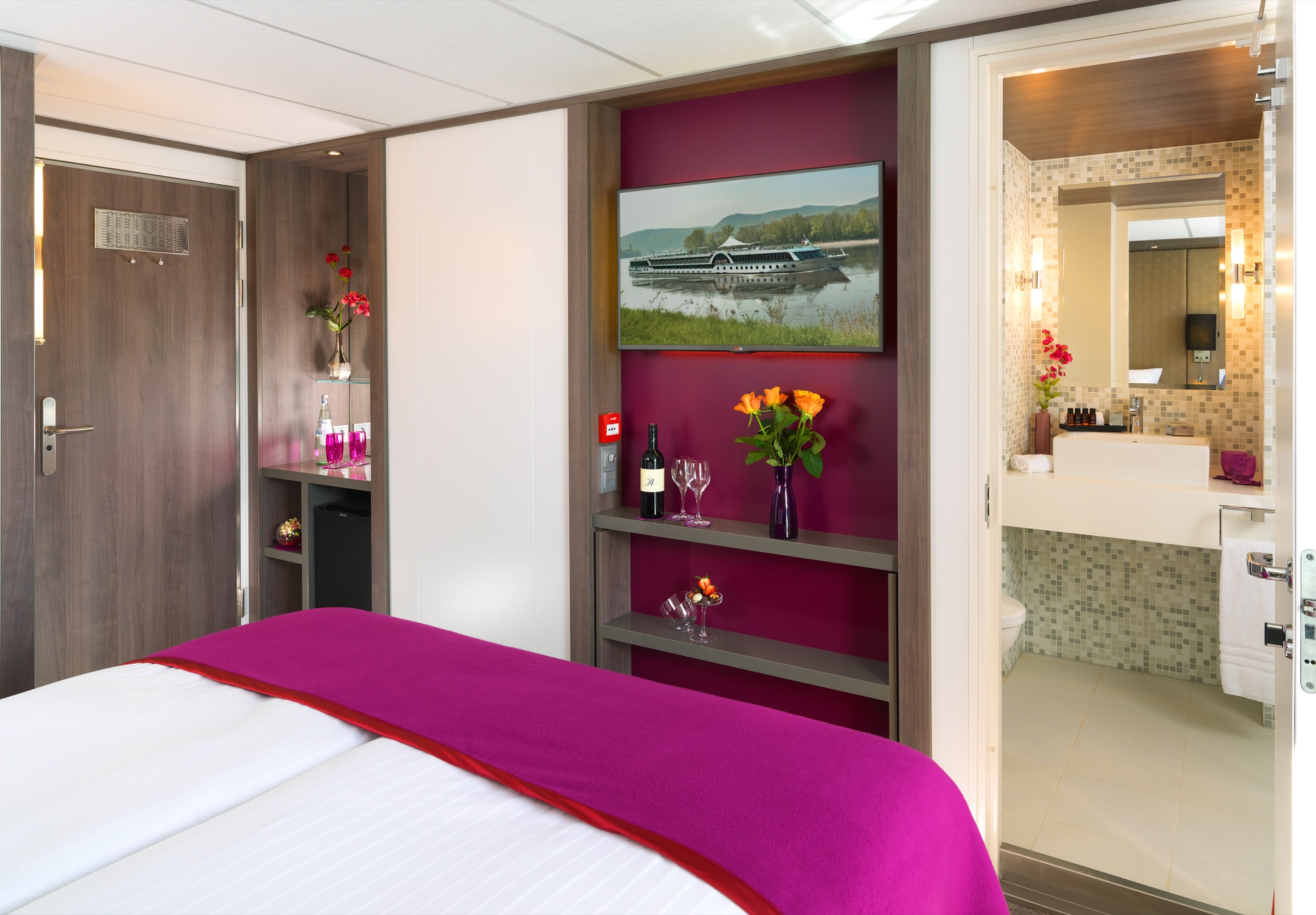 Amadeus Waterways 02 AMADEUS Silver II_Cabin 02.jpg